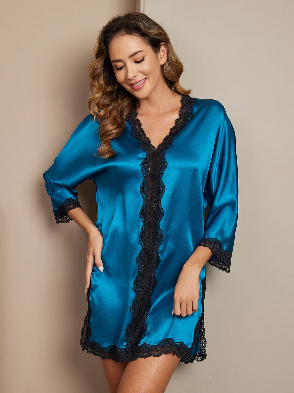 Damen-Pyjama-Set, Satin mit Spitzendetails zum Entspannen 1