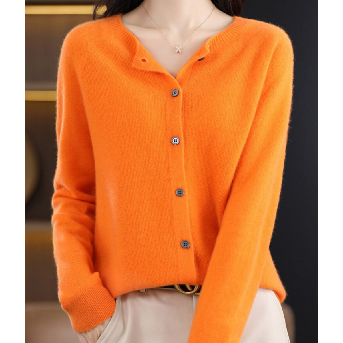 Variantenbild für Lange Damen-Strickjacke mit Rundhalsausschnitt und Knopfdetails aus 100% Acryl-36