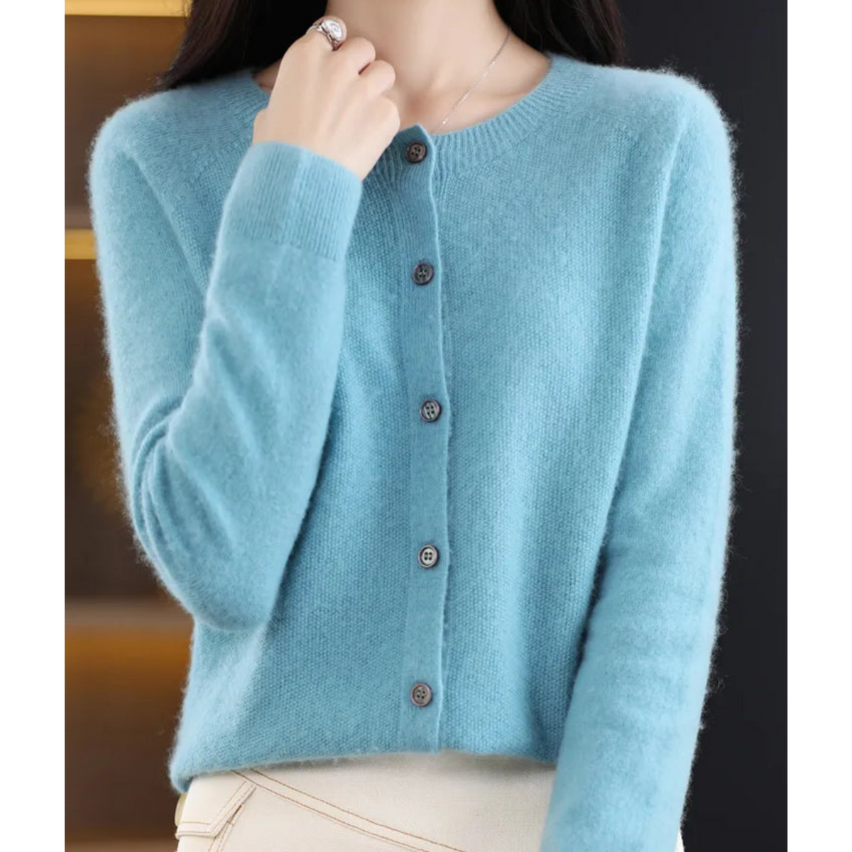 Variantenbild für Lange Damen-Strickjacke mit Rundhalsausschnitt und Knopfdetails aus 100% Acryl-16