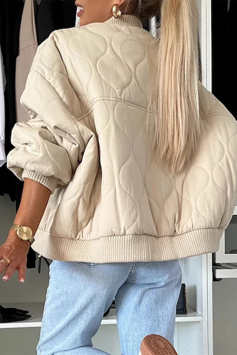 Monochrome Damenjacke mit Knopfverschluss, weicher Stoffmix für den Herbst, lässige Passform 2