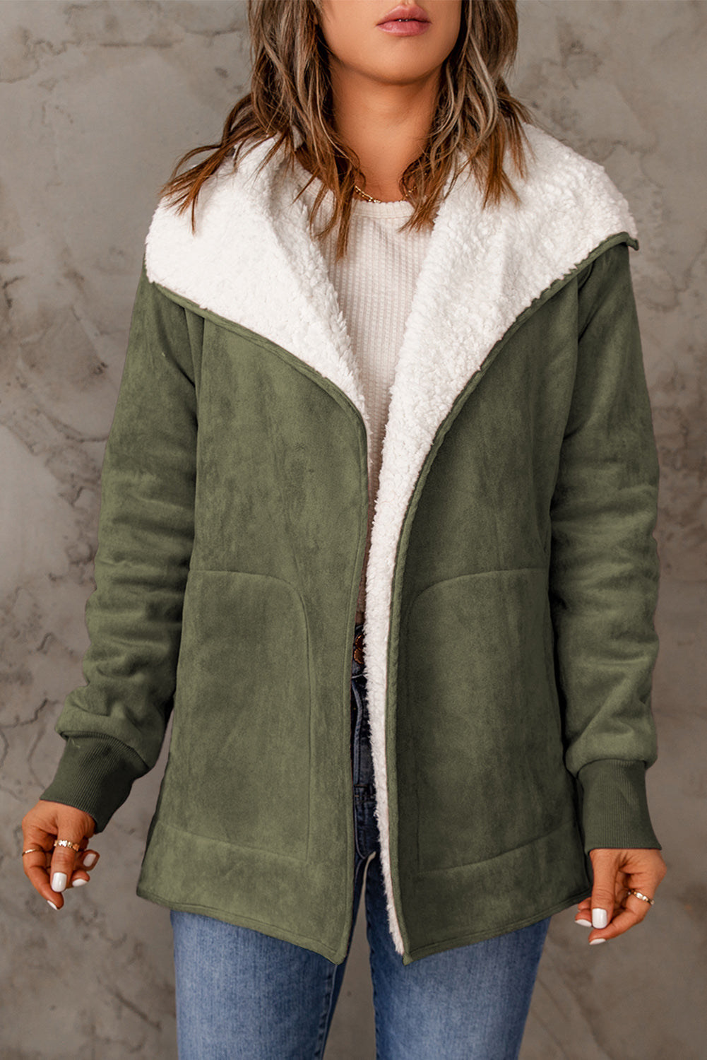 Damenjacke mit offener Front aus Kunstleder und Fleecefutter – trendige Jacke für Damen, vielseitig und bequem 6