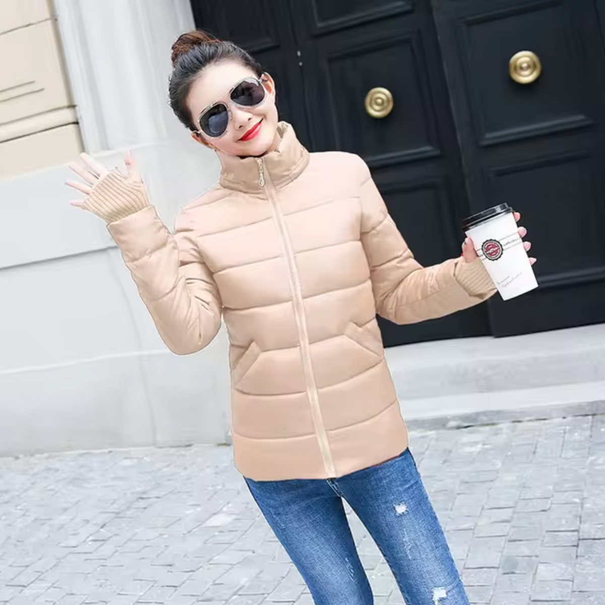 Winterparka Damen mit Kapuze und Pelzdetail – nachhaltiges Material, maßgeschneiderte Passform für kalte Tage 8