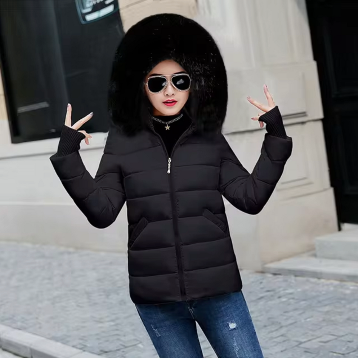 Winterparka Damen mit Kapuze und Pelzdetail – nachhaltiges Material, maßgeschneiderte Passform für kalte Tage 3