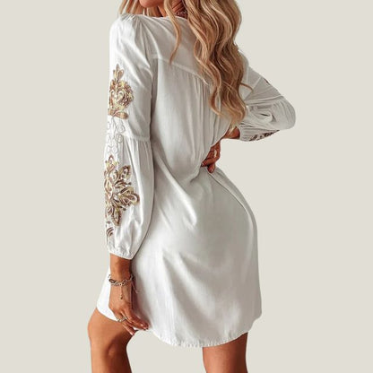 Weißes langärmeliges Kleid mit Stickerei und Spitze – langes Damenkleid aus weichem Polyester für entspannte Anlässe 4
