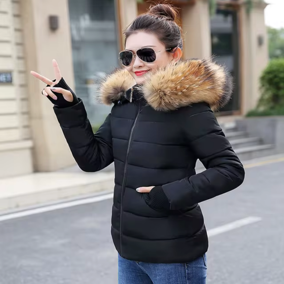 Winterparka Damen mit Kapuze und Pelzdetail – nachhaltiges Material, maßgeschneiderte Passform für kalte Tage 11
