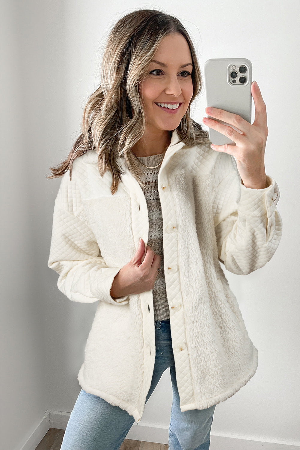 Damen-gesteppte Shacket, Sherpa-Stoff, mit Knopfdesign-3