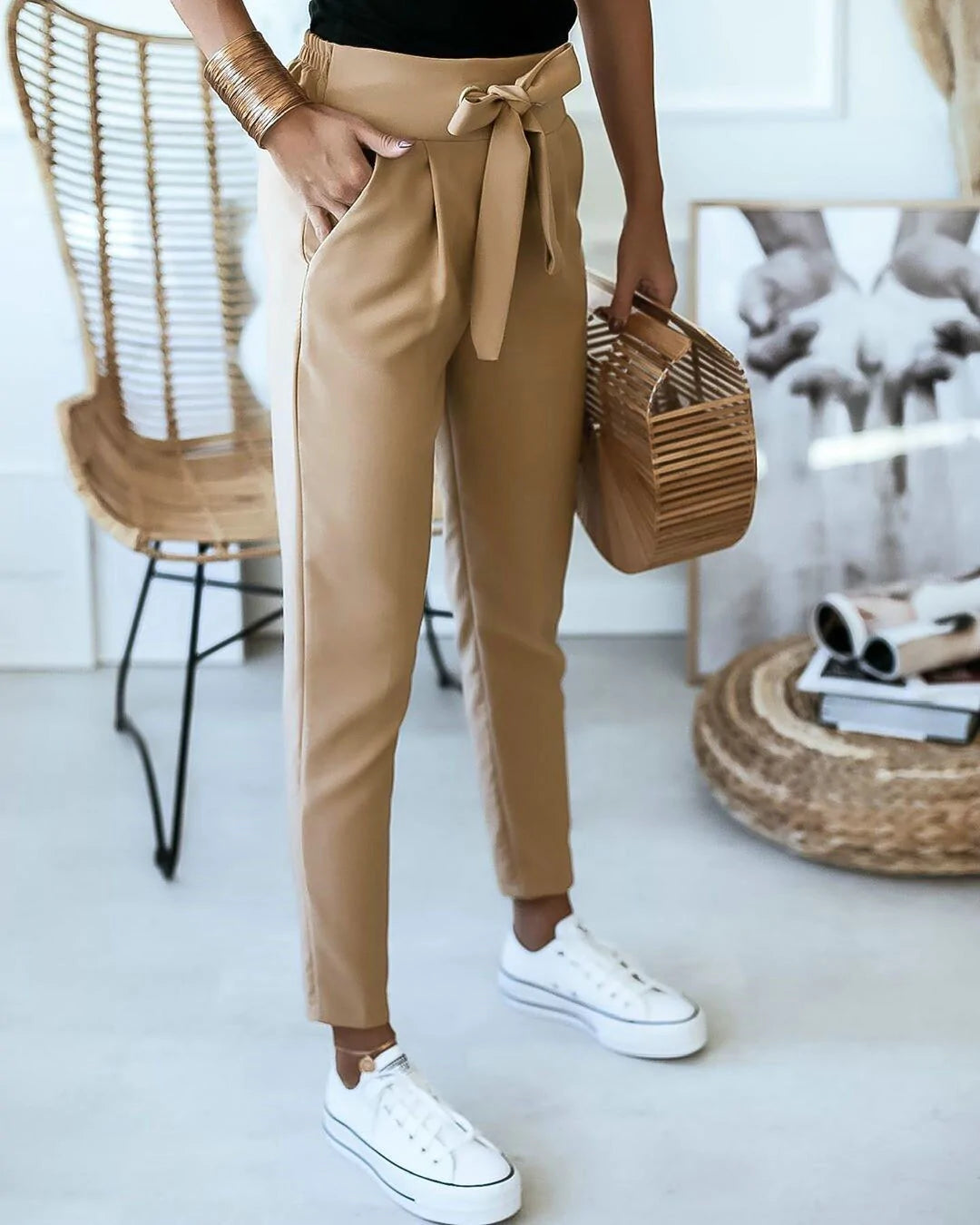 Damen-High-Waist-Hose aus Stretchmaterial mit Seitentaschen – elegante Silhouette und bequeme Passform 2