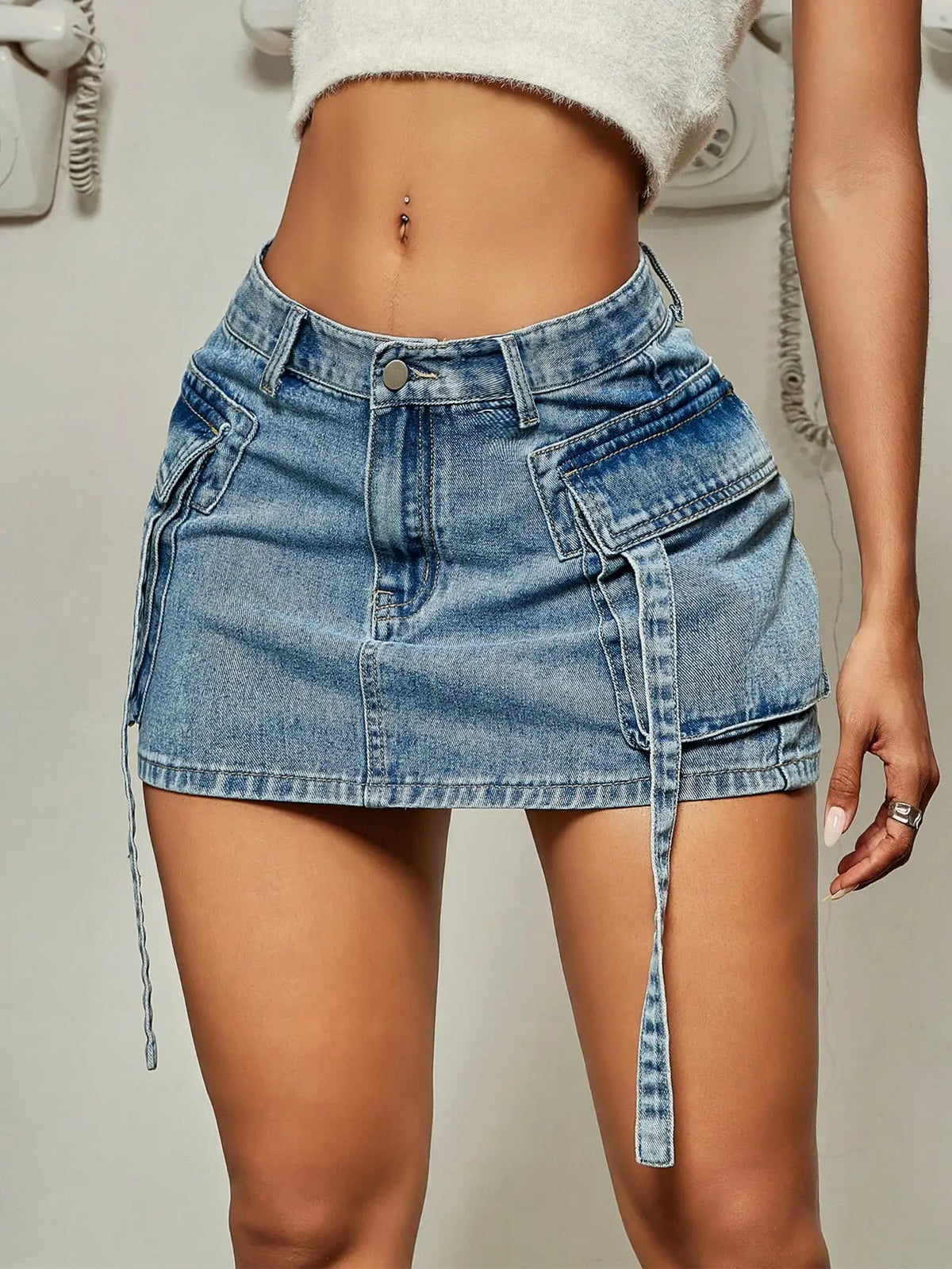 Slim Fit Denim-Minirock für Damen mit Klappentaschen – Trendiges und langlebiges Design 3