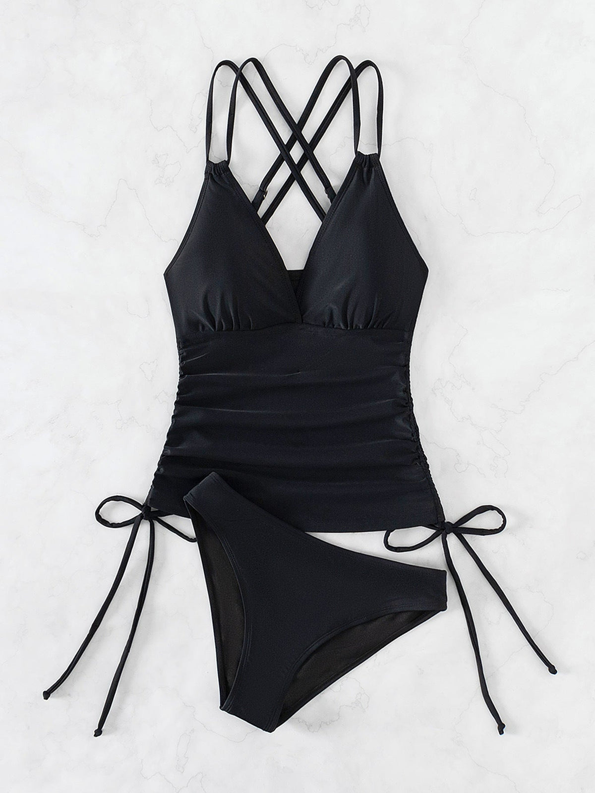 Schwarzer Tankini für Damen mit gekreuzten Trägern und V-Ausschnitt – bequeme Badebekleidung für Strand und Pool 3