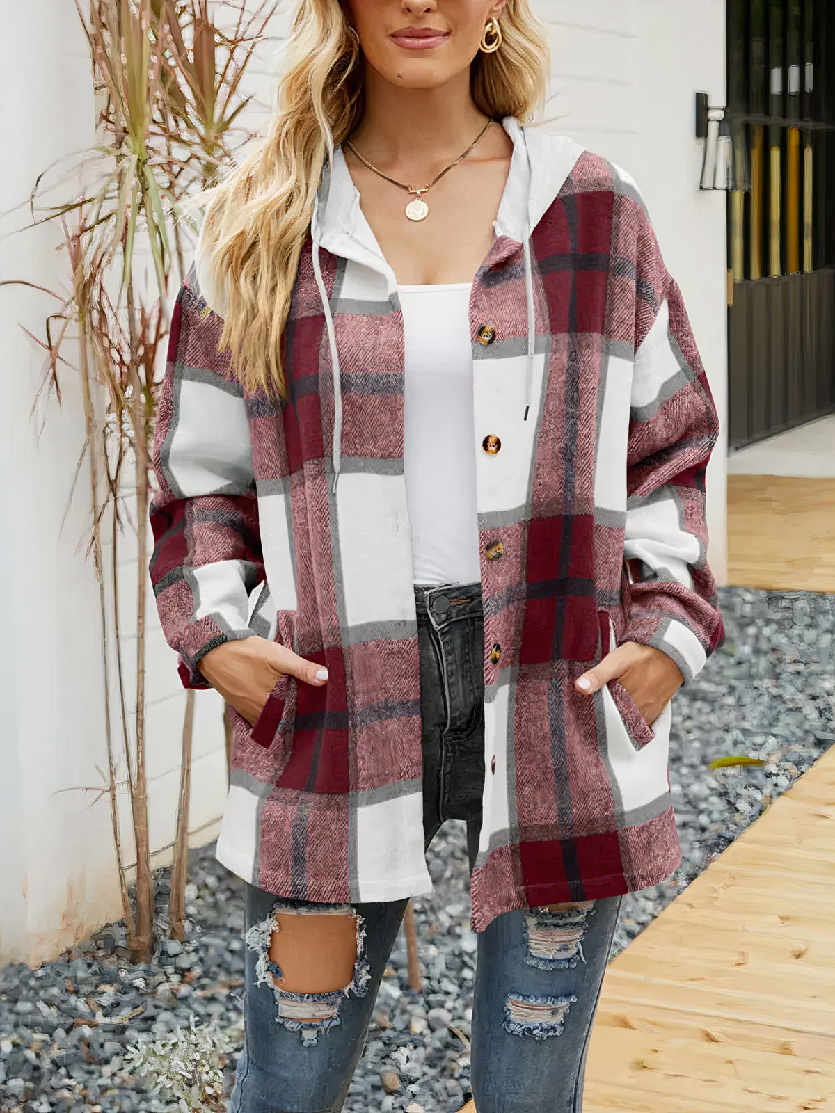 Karierte Damenjacke mit Kapuze aus Polyester – zwei Taschen, Knopfverschluss, normale Passform, perfekt für den Alltag 1
