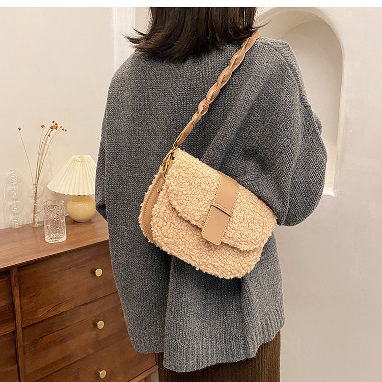 Damentasche, Plüschdesign, elegant mit geflochtenem Riemen-2