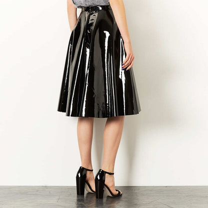 Midi-Rock für Damen mit plissiertem Design und Empire-Bund – monochromes PU-Kunstleder 3