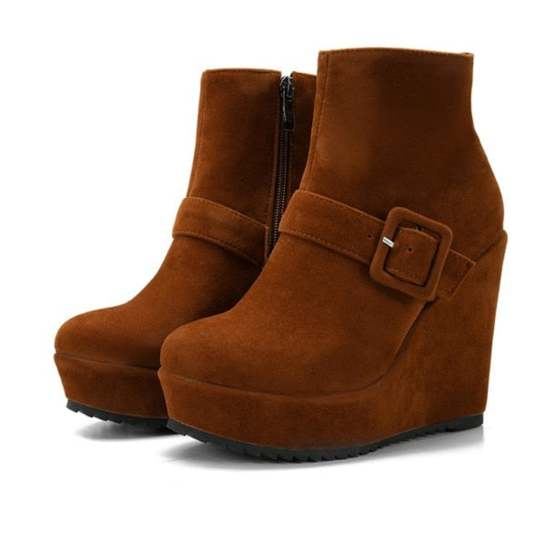 Damen-Knöchelstiefel aus Flockmaterial mit Keilabsatz – runde Spitze, monochromes Design, bequeme Passform 5