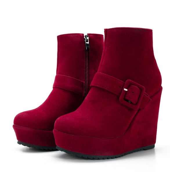 Damen-Knöchelstiefel aus Flockmaterial mit Keilabsatz – runde Spitze, monochromes Design, bequeme Passform 6