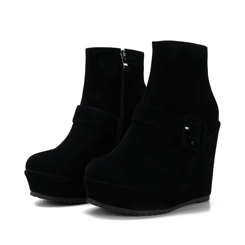 Damen-Knöchelstiefel aus Flockmaterial mit Keilabsatz – runde Spitze, monochromes Design, bequeme Passform 1