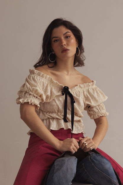 Damenbluse im romantischen Stil mit elastischen Details und Samtband 100% PES-2
