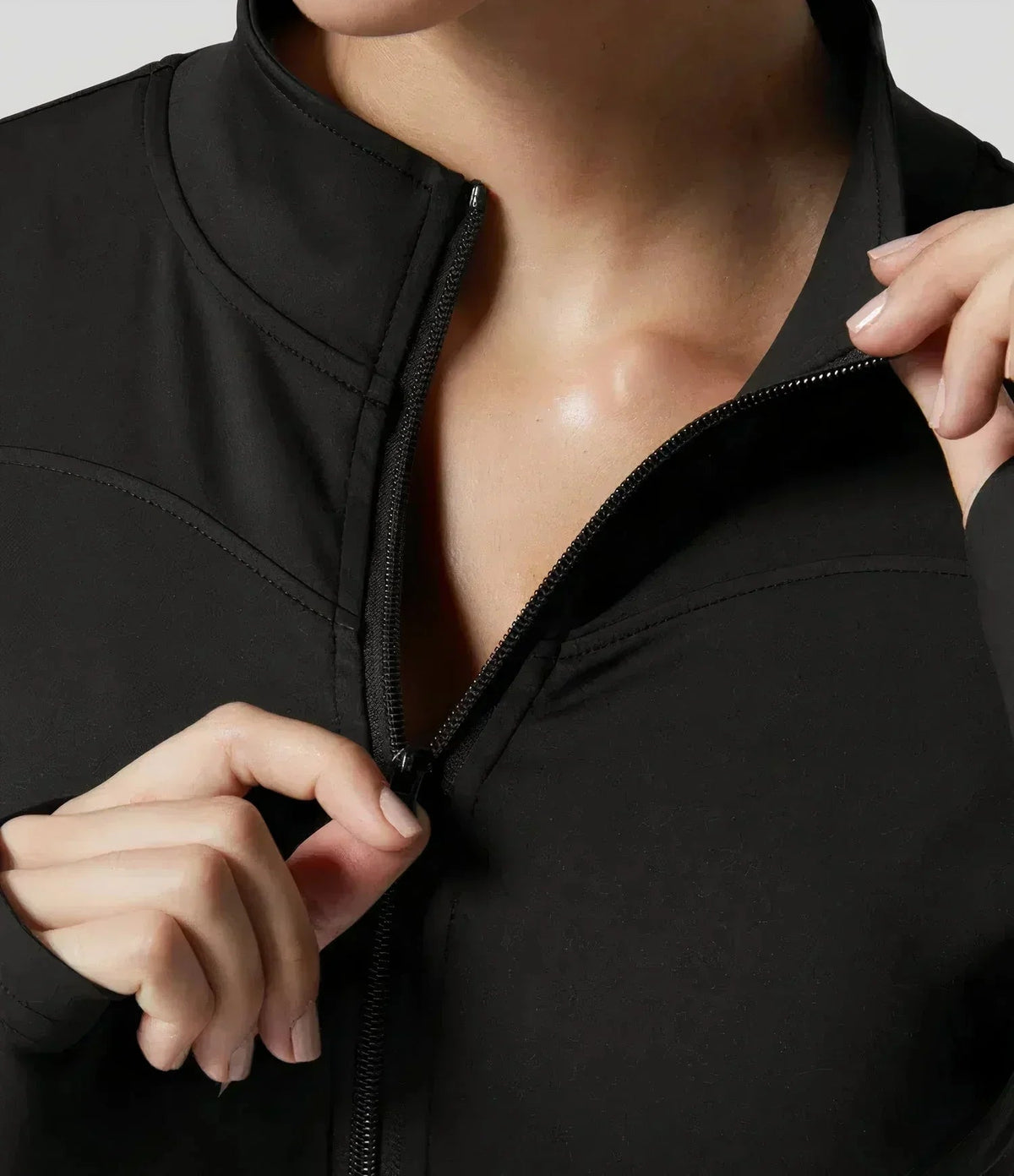 Damen-Sportjacke in figurbetonter Passform mit atmungsaktivem Material 1