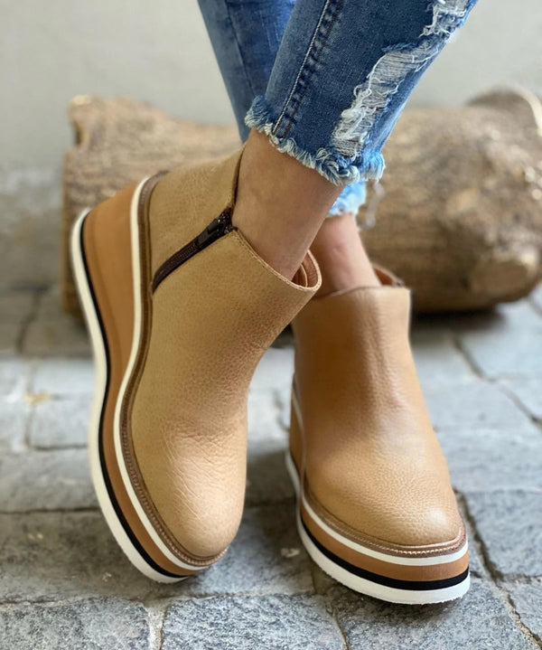 Keilstiefel für Damen mit Keilsohle und Slip-On-Design – Synthetik-Obermaterial, vielseitiger Casual-Stil, Schafthöhe 10 cm 10