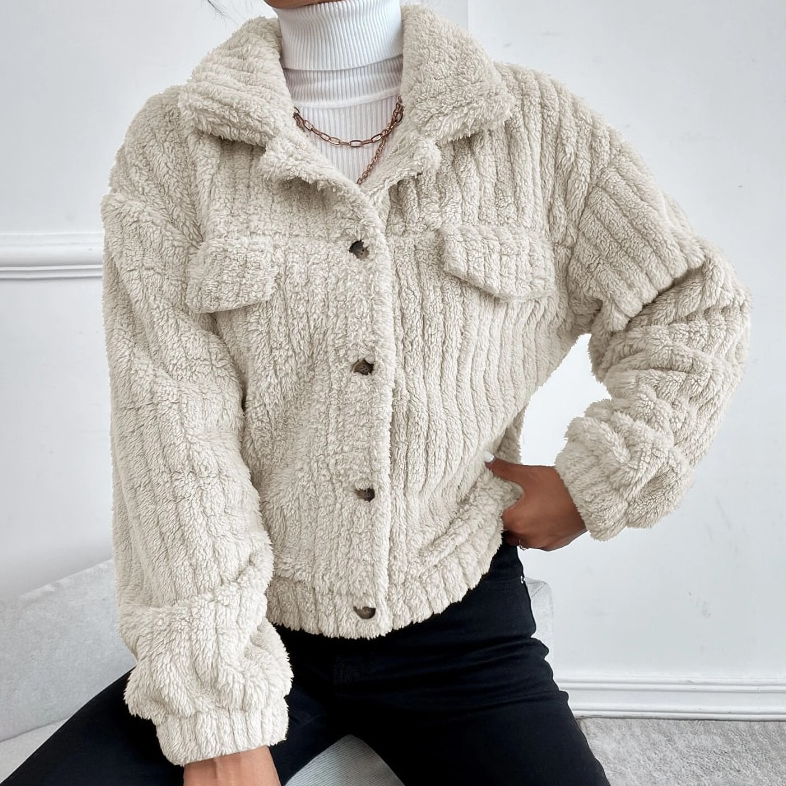 Damenjacke Boxy Cut aus Velvet mit Perlknöpfen-5
