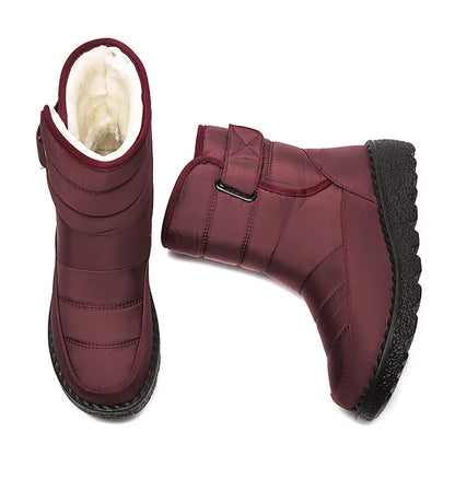 Gefütterte Damen-Winterstiefel aus wasserfestem Material mit rutschfesten Sohlen 6