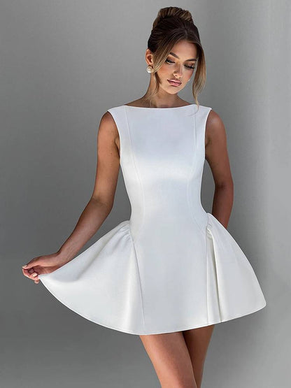 Schwarzes Minikleid mit rückenfreiem Design – eng anliegender A-Linien-Silhouette aus Polyester und Spandex 4