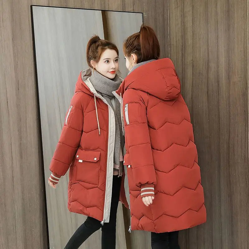 Langer Damen Wintermantel mit Kapuze in Windresistent Polyester 19