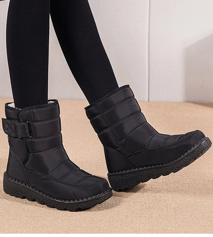 Gefütterte Damen-Winterstiefel aus wasserfestem Material mit rutschfesten Sohlen 4