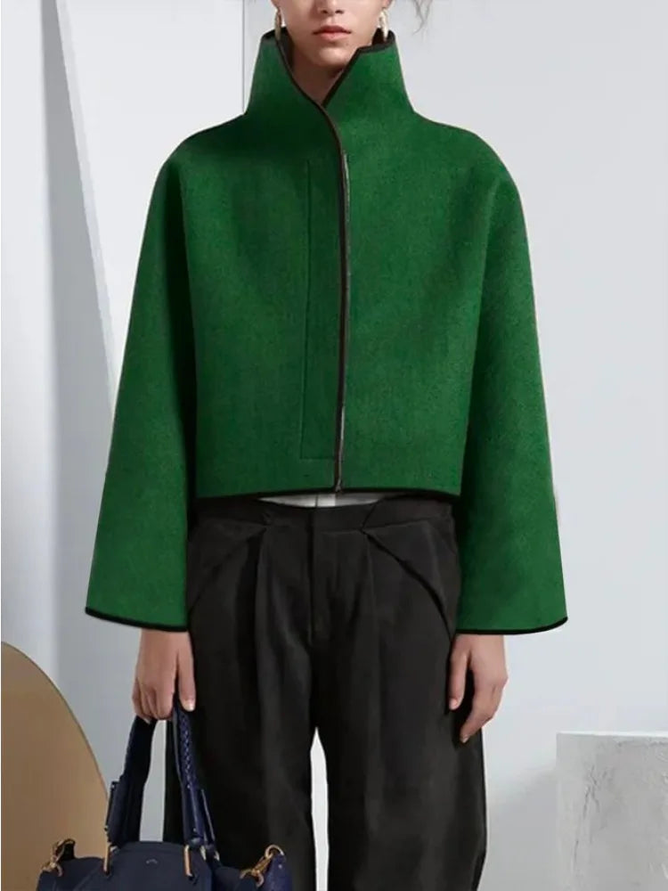 Langer Damenmantel aus Polyester mit hohem Kragen und lässiger Passform – perfekt für Herbst und Winter 2