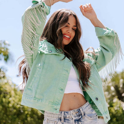 Damen-Festivaljacke mit glitzernden Fransen, langen Ärmeln und klassischem Kragen – silberne Polyesterjacke für festliche Anlässe 1