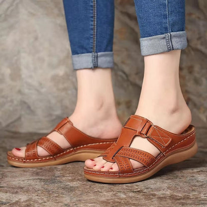 Breite Keilabsatz-Sandalen für Damen aus tiefrotem Leder mit Perforierung und weichem Fußbett – elegantes und bequemes Design 2