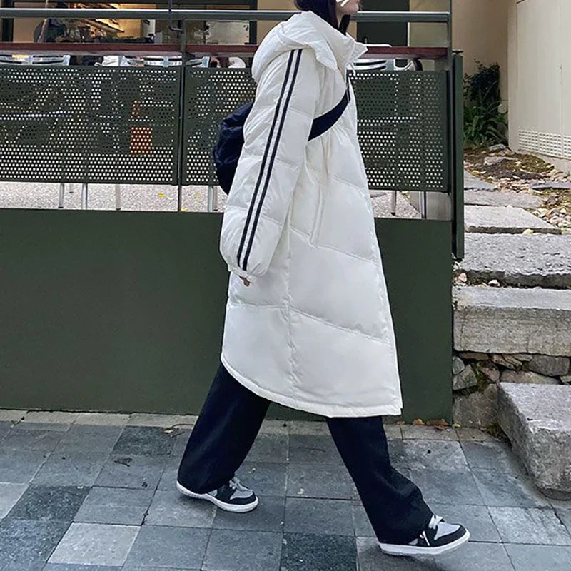 Langer Damen Wintermantel mit Kapuze in Windresistent Polyester 21