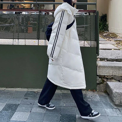 Langer Damen Wintermantel mit Kapuze in Windresistent Polyester 21