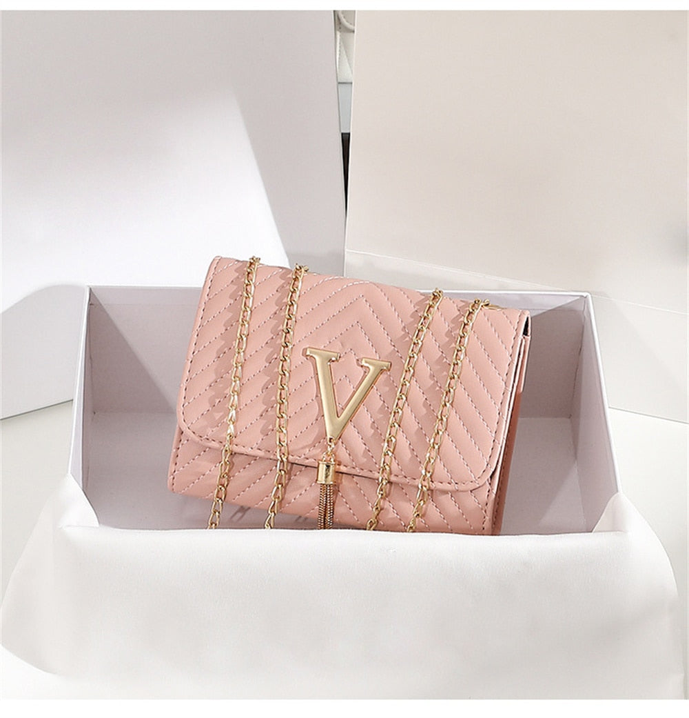 Damen-Umhängetasche, Schultertasche, PVC, mit Kettenband 4
