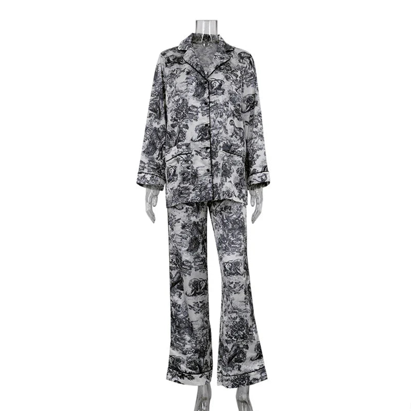 Elegantes Satin-Pyjama-Set für Damen mit Muster – Lockere Passform und glänzendes Material 6