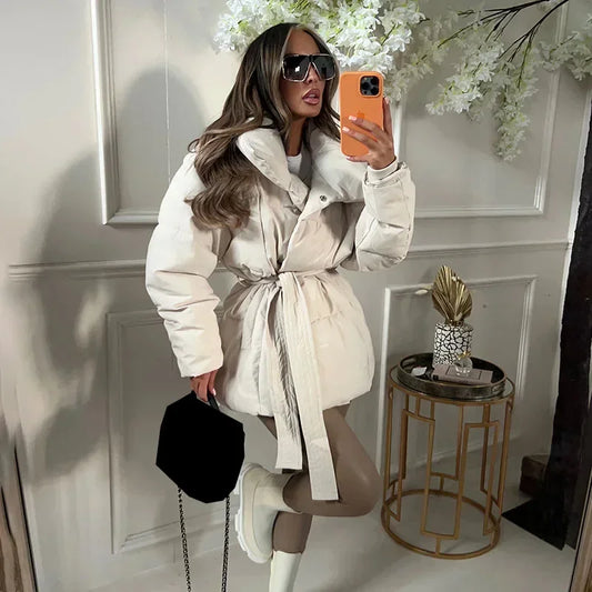 Lange trendige Damen-Winterjacke, isoliert, Polyester-1