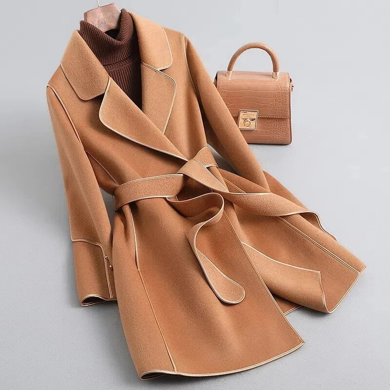 Variant image for Damen-Trenchcoat, figurbetont, Merinowolle, romantisches Design-1