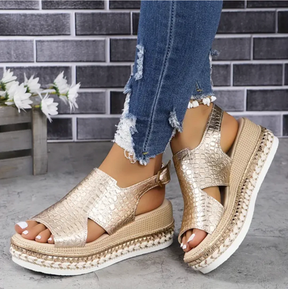 Damen-Plateau-Sandalen mit Metallic-Finish und verstellbarem Verschluss 2