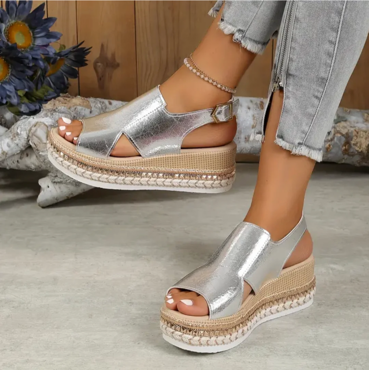 Damen-Plateau-Sandalen mit Metallic-Finish und verstellbarem Verschluss 6