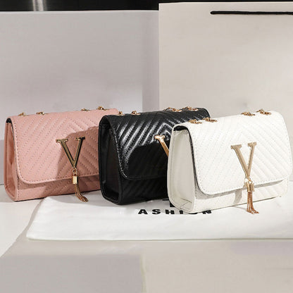 Damen-Umhängetasche, Schultertasche, PVC, mit Kettenband 2