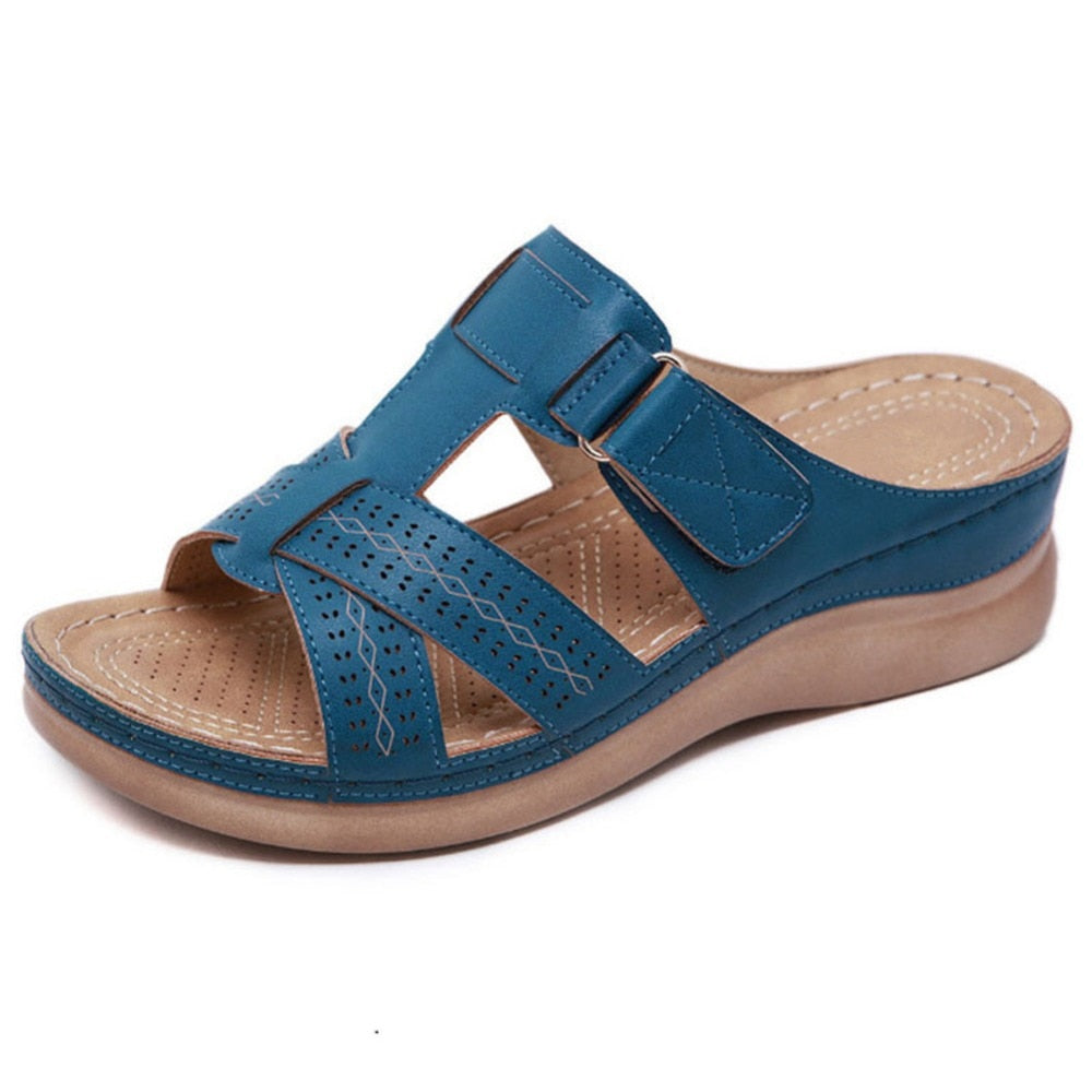 Breite Keilabsatz-Sandalen für Damen aus tiefrotem Leder mit Perforierung und weichem Fußbett – elegantes und bequemes Design 6