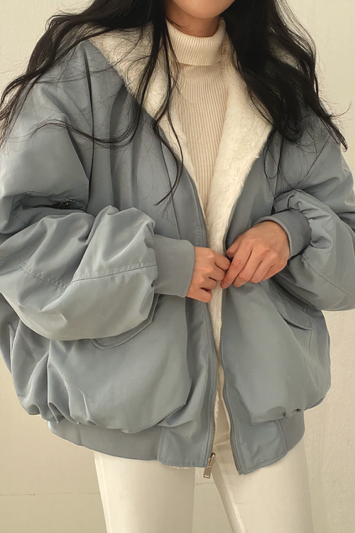 Damenjacke mit Kapuze aus luxuriösem Material für kalte Wintertage-1