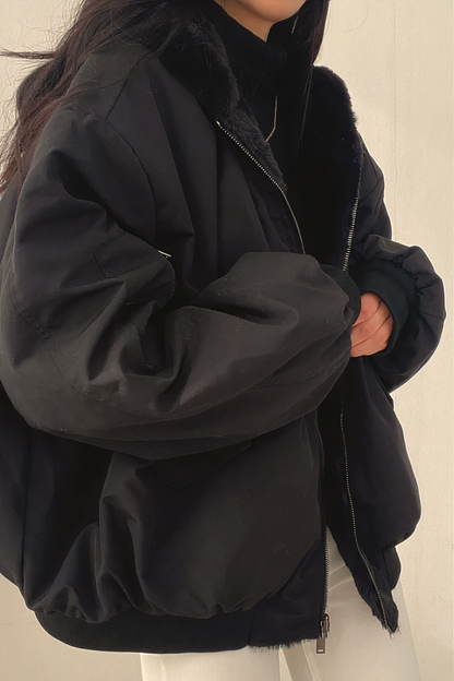 Langer Wintermantel Damen mit Kaschmir-Kapuze und Lammfellfutter-6