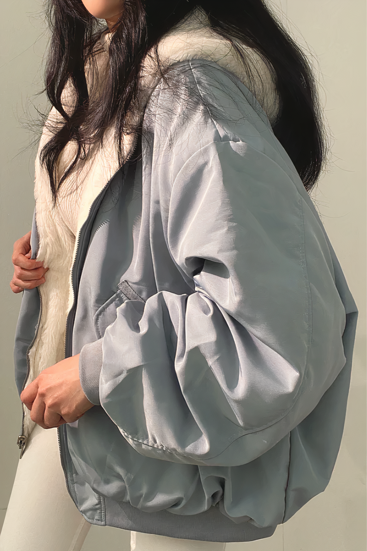 Damenjacke mit Kapuze aus luxuriösem Material für kalte Wintertage-2