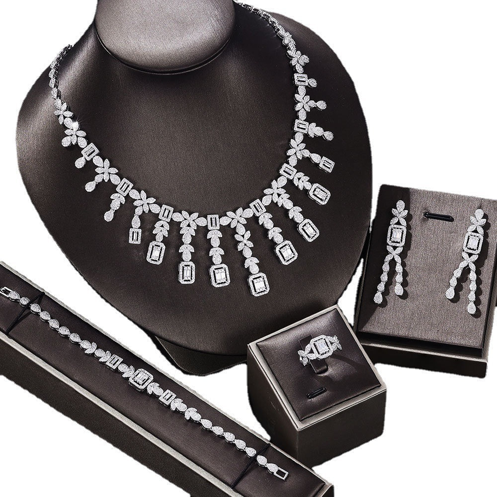 Damen-Schmuckset, Halskette, Ohrringe, Armband, Ring aus Kupfer mit Zirkonium-5