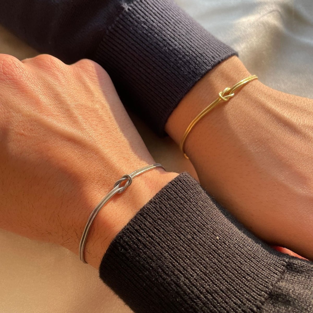 Damen-Armband mit Liebesknoten in minimalistischem Metalldesign-5