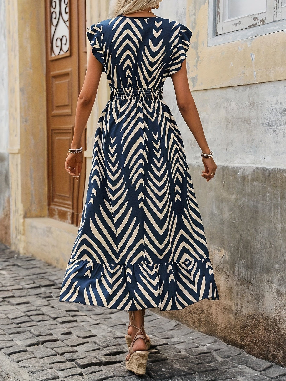 Schöne Damenkleider mit Taillennaht und Allover-Druck aus weichem Stoff – elegante und vielseitige Kleider für Alltag und Feste 3