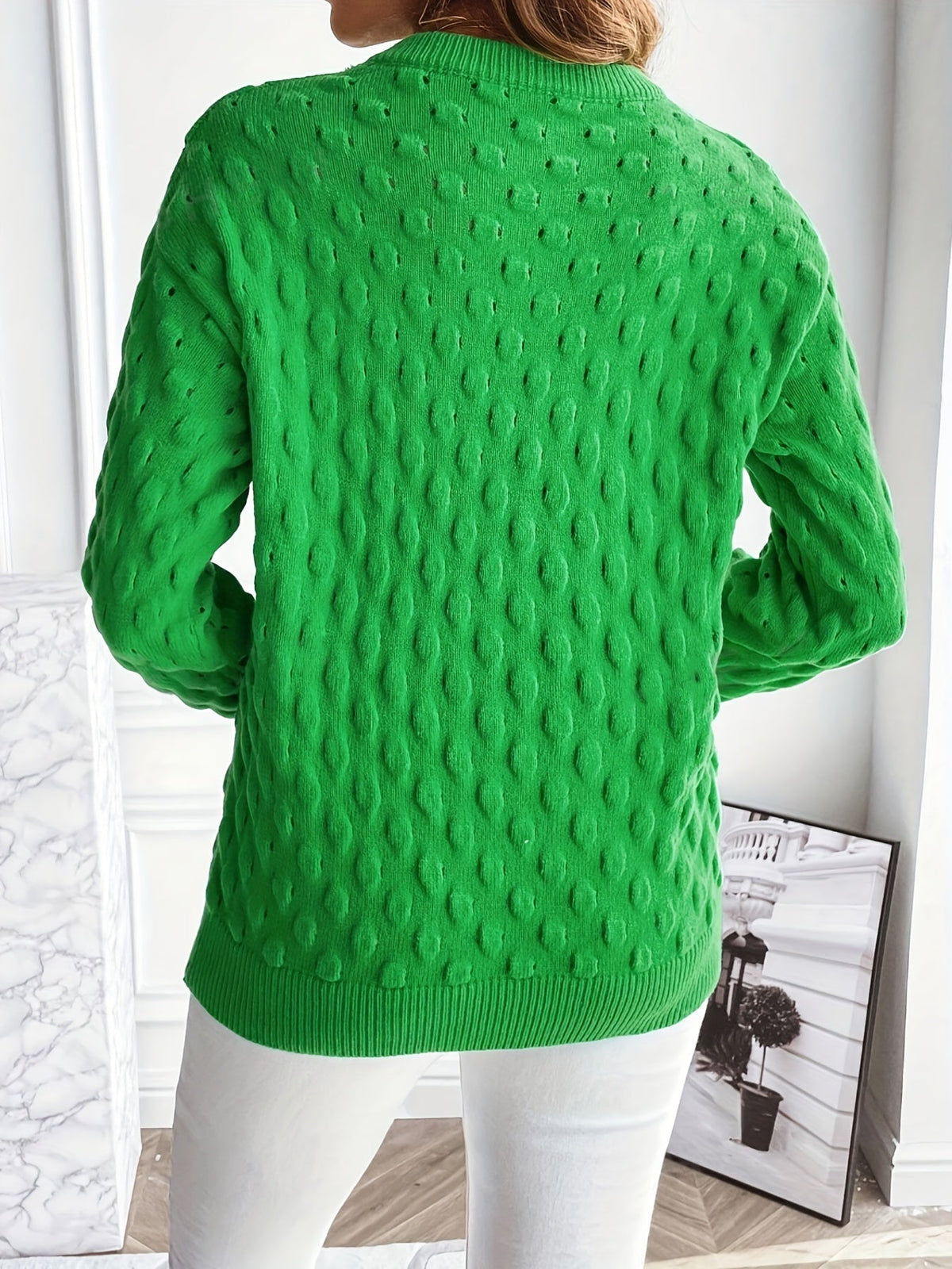 Damen-Monochrom-Pullover mit Punktmuster aus nachhaltigem Strickstoff – Relaxed Fit für kalte Tage 4