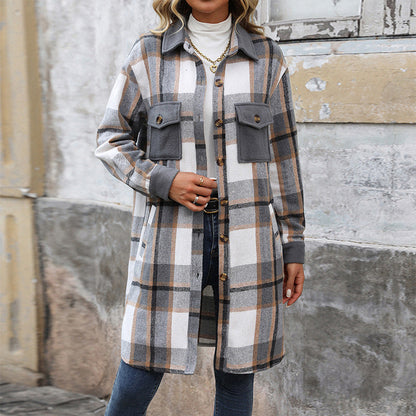 Langer Wintermantel Damen aus weichem Stoff mit Brusttaschen und Knopfverschluss-3