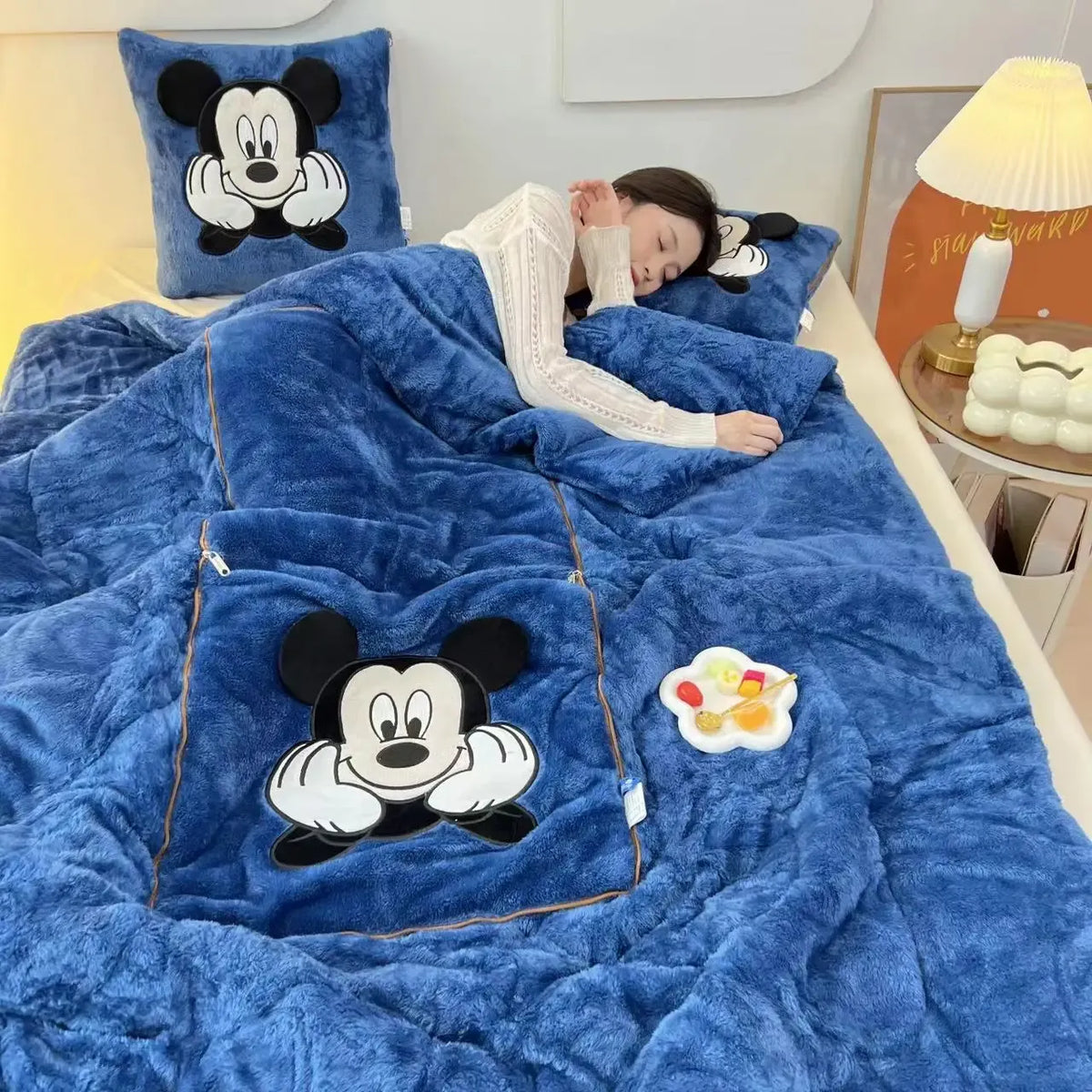 Decken und Kissen, weiche Decke, ergonomischer Halt 10