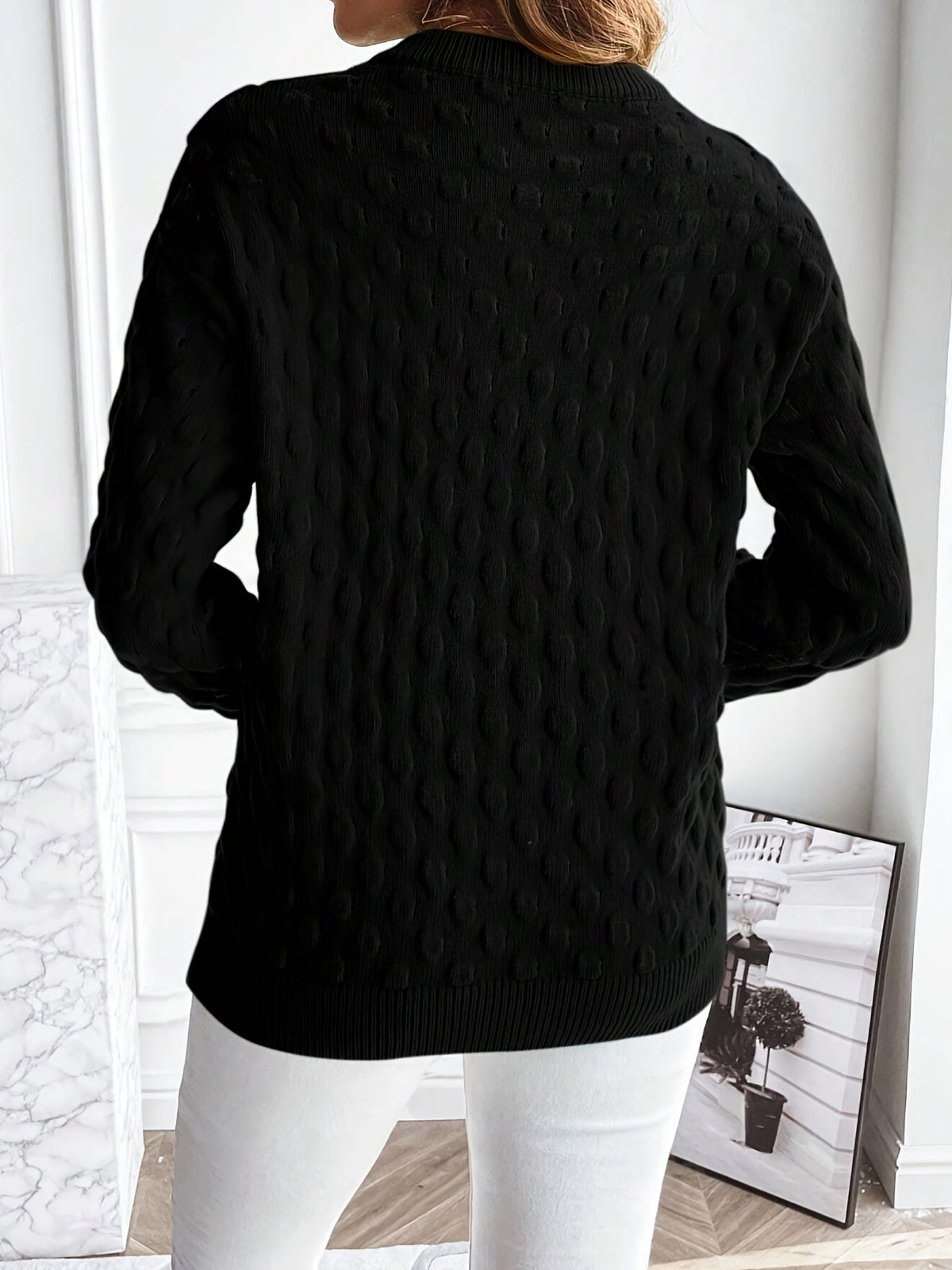 Damenpullover mit monochromem Punktmuster aus nachhaltigem Strickstoff – entspannte Passform für kalte Tage 6